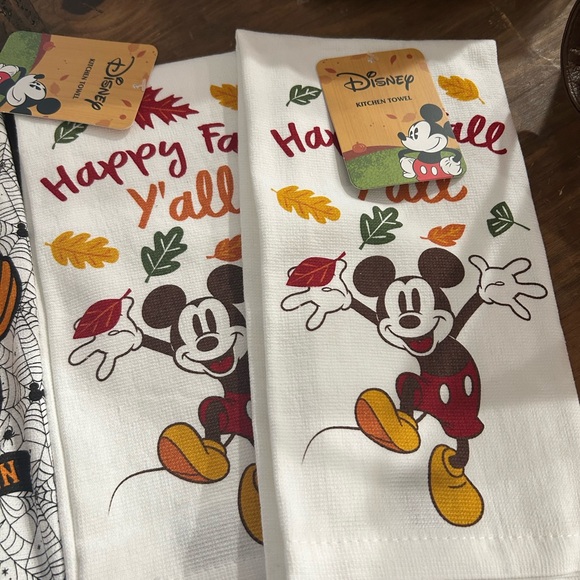 Set of Disney Festive Mickey Mouse Kitchen Towels - Picture 2 of 4